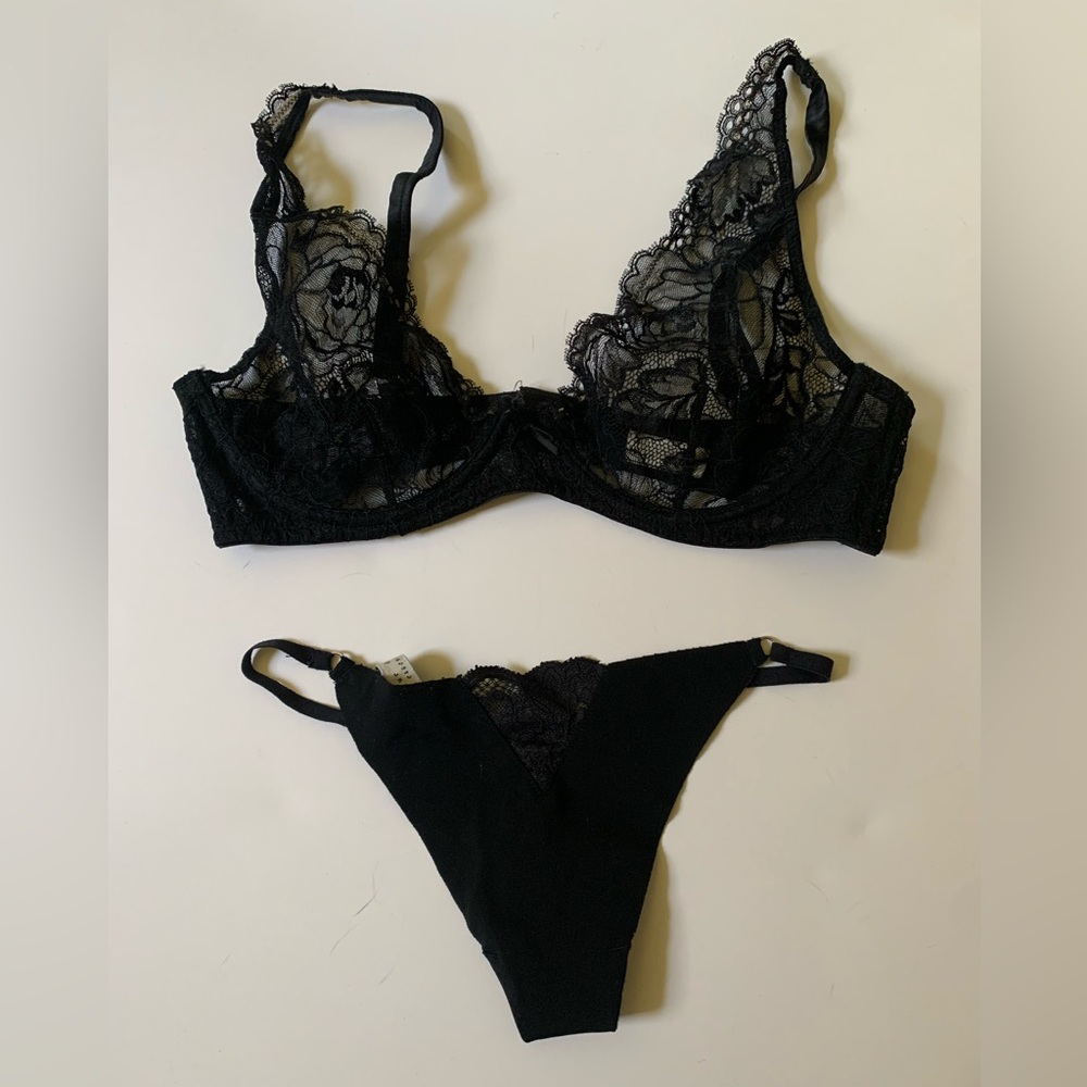 Fleur Du Mal essentials bra set